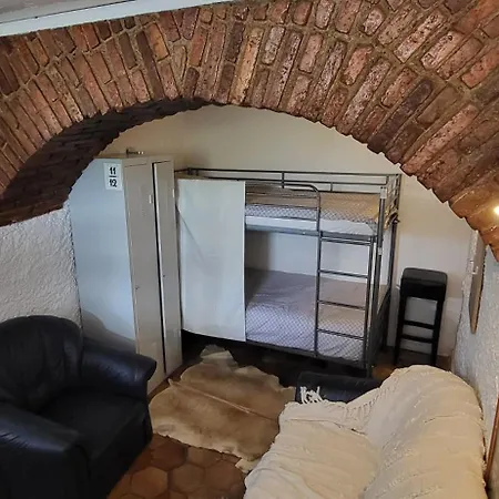 Lesce Hostel *